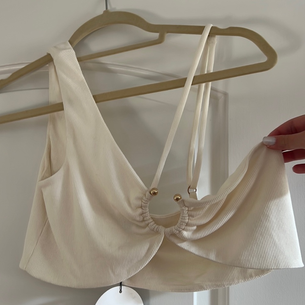 Rehab lab white crop top, perfect for going out!